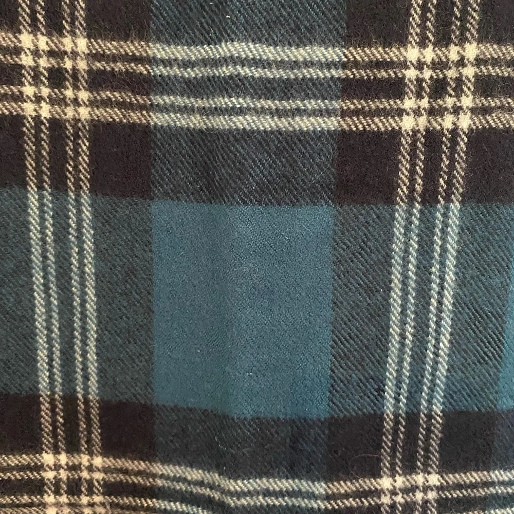 100% Lambswool Made in Scotland Blue and Black Plaid Scarf